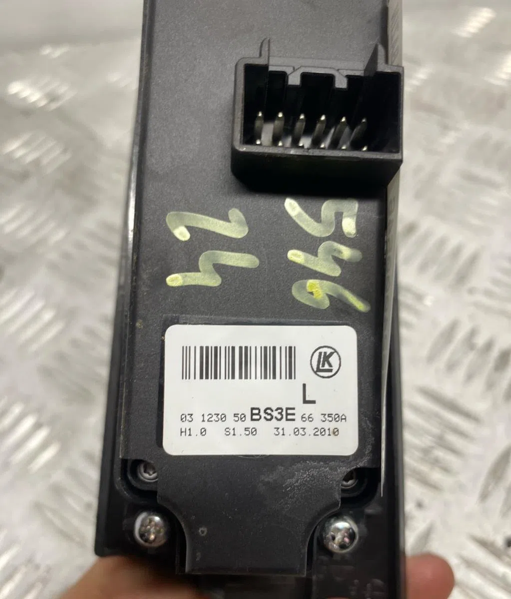 Commande lève-glace porte avant gauche MAZDA 3 1 PHASE 2 occasion — photo 3