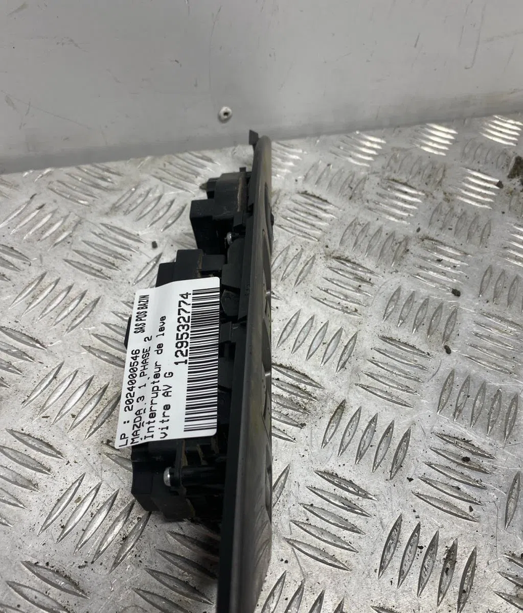 Commande lève-glace porte avant gauche MAZDA 3 1 PHASE 2 occasion — photo 4