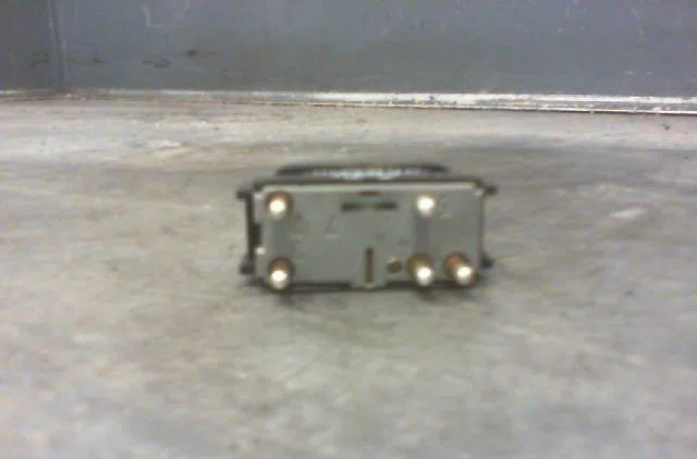Commande lève-glace porte avant gauche MERCEDES 250 1992 occasion — photo 2