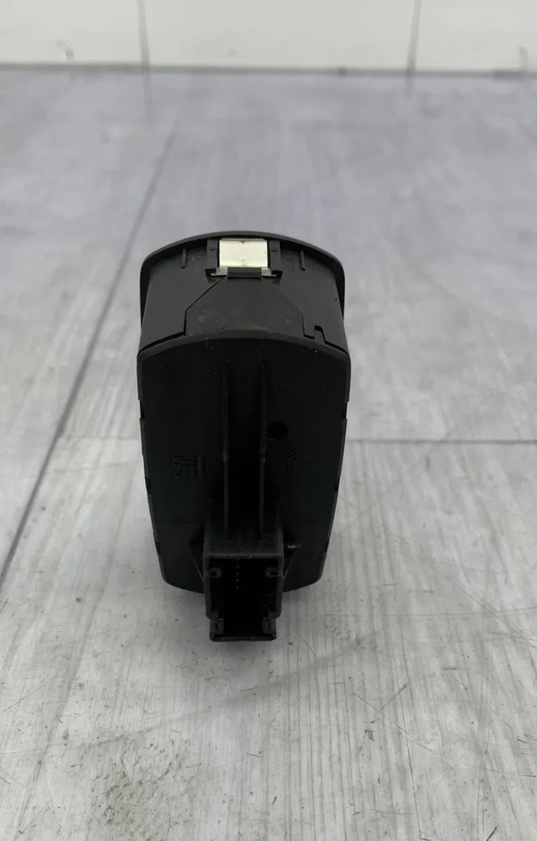 Commande lève-glace porte avant gauche OPEL CORSA D PHASE 1 occasion — photo 3