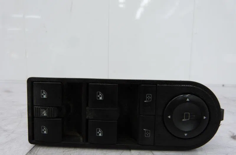 Commande lève-glace porte avant gauche OPEL ZAFIRA B PHASE 1 occasion — photo 3