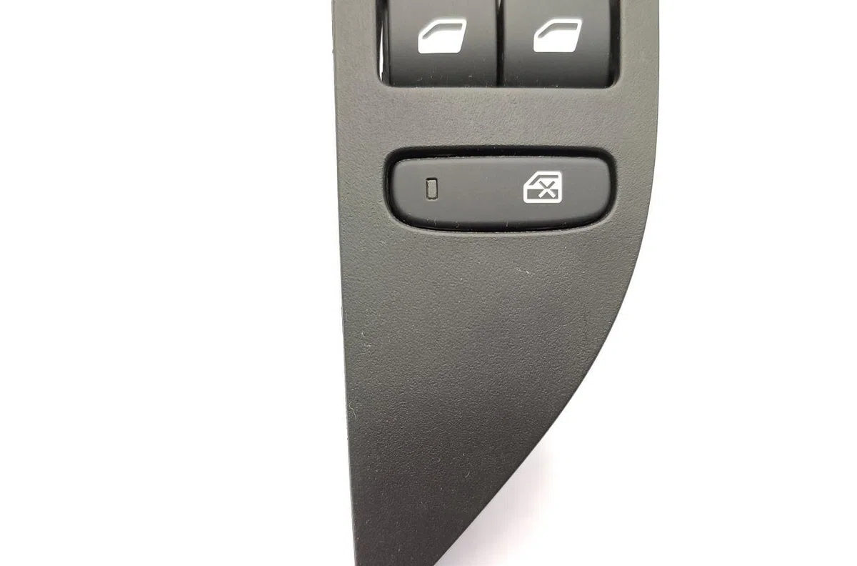 Commande lève-glace porte avant gauche PEUGEOT 2008 2 occasion — photo 4