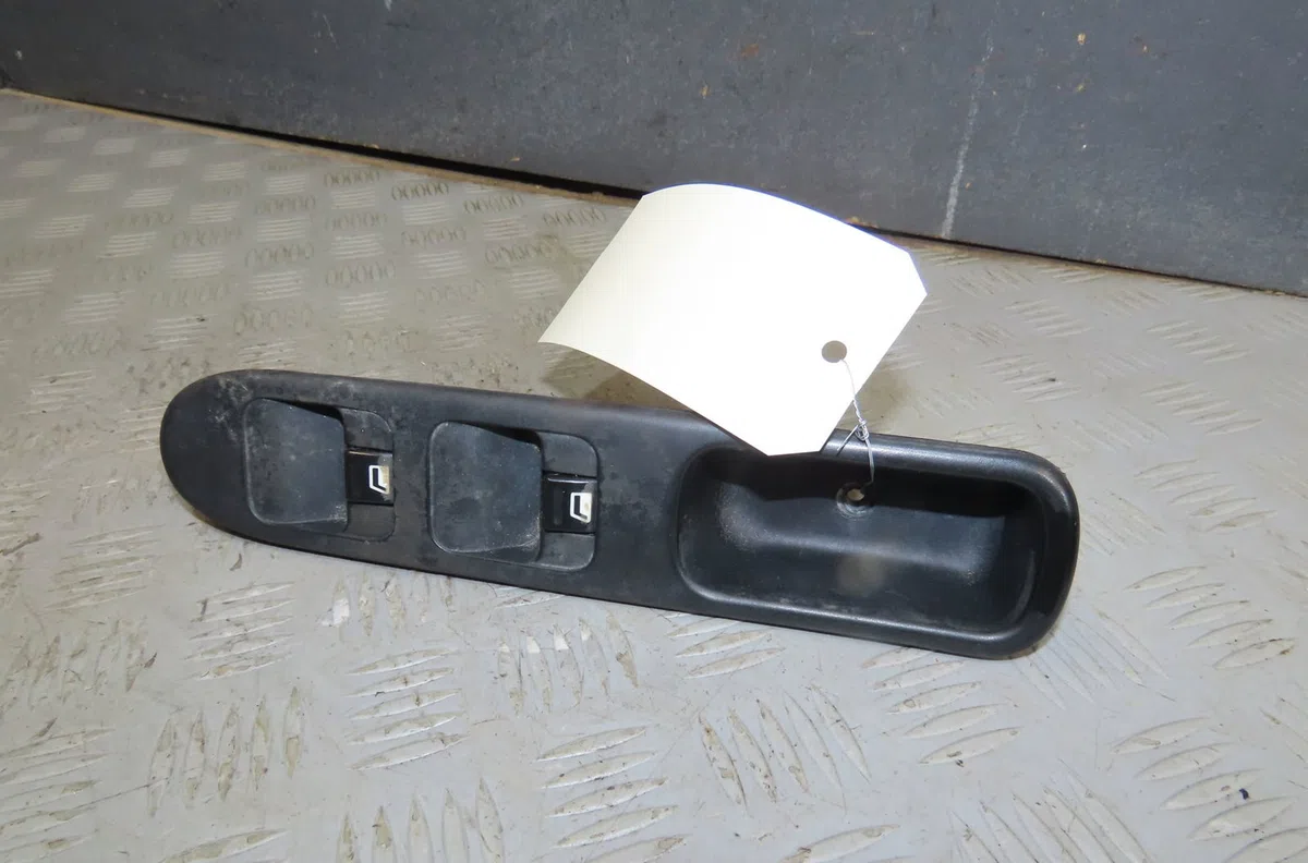 Commande lève-glace porte avant gauche Peugeot 307 (3A-C) 1.4 16v (2003-2007) occasion — photo 3