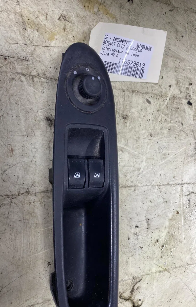 Commande lève-glace porte avant gauche RENAULT CLIO 2 CAMPUS PHASE 1 occasion — photo 3