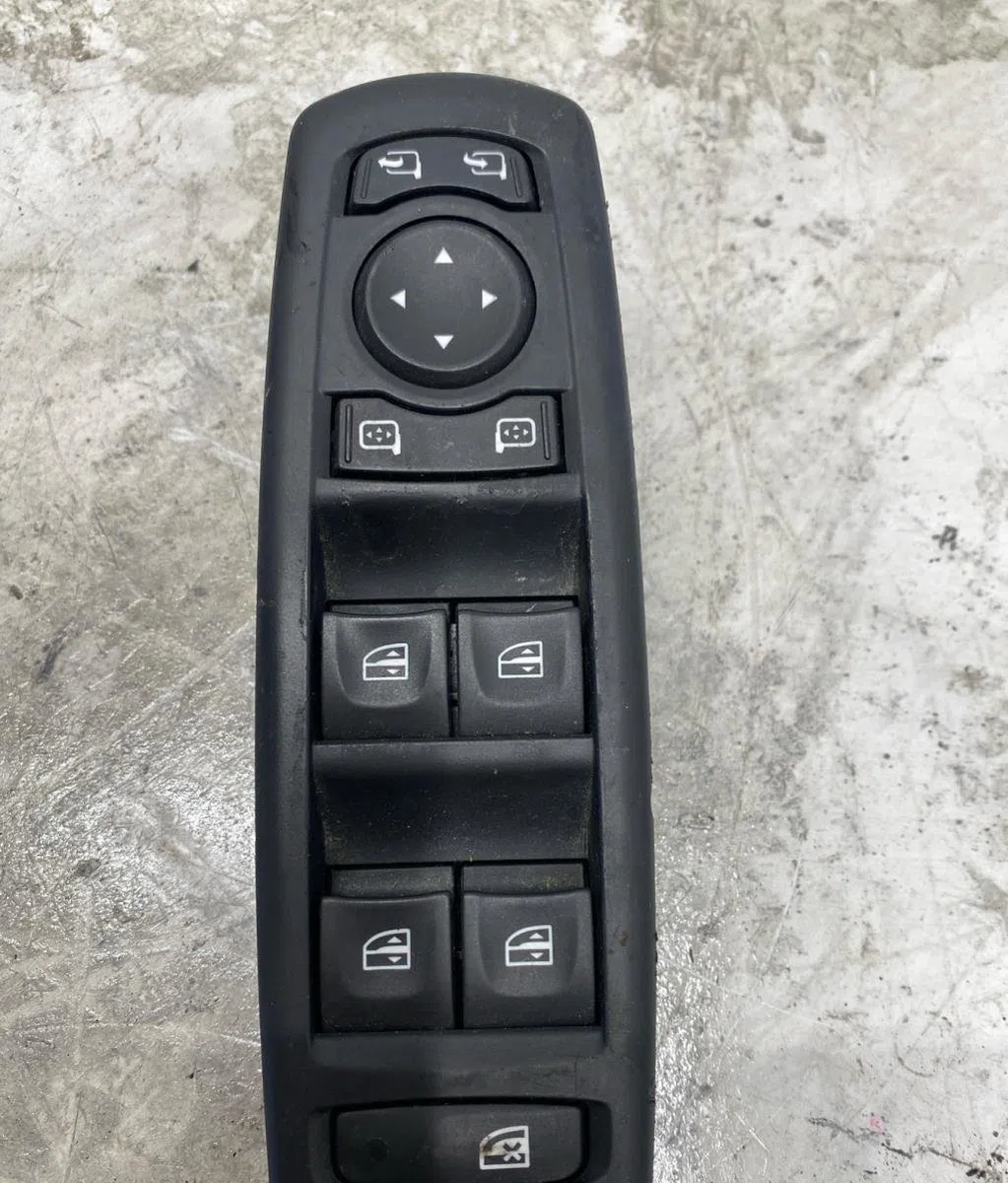Commande lève-glace porte avant gauche RENAULT LAGUNA 3 PHASE 3 occasion — photo 3