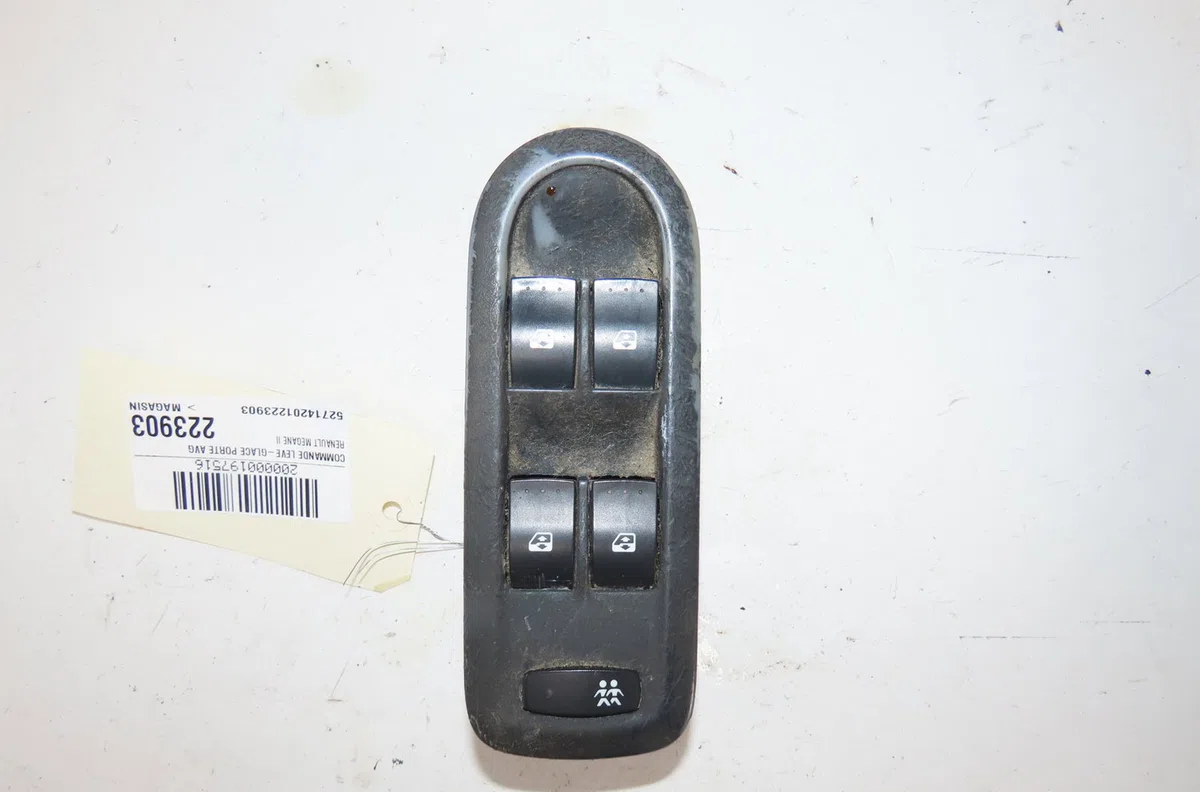 Commande lève-glace porte avant gauche Renault MEGANE II A trois volumes (LM0-1_) 1.6 (2003) 4 portes occasion — photo 4