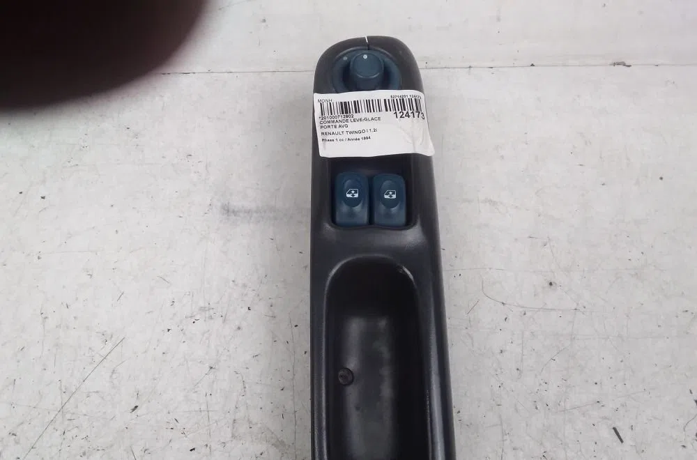 Commande lève-glace porte avant gauche RENAULT TWINGO I 1994 occasion — photo 3