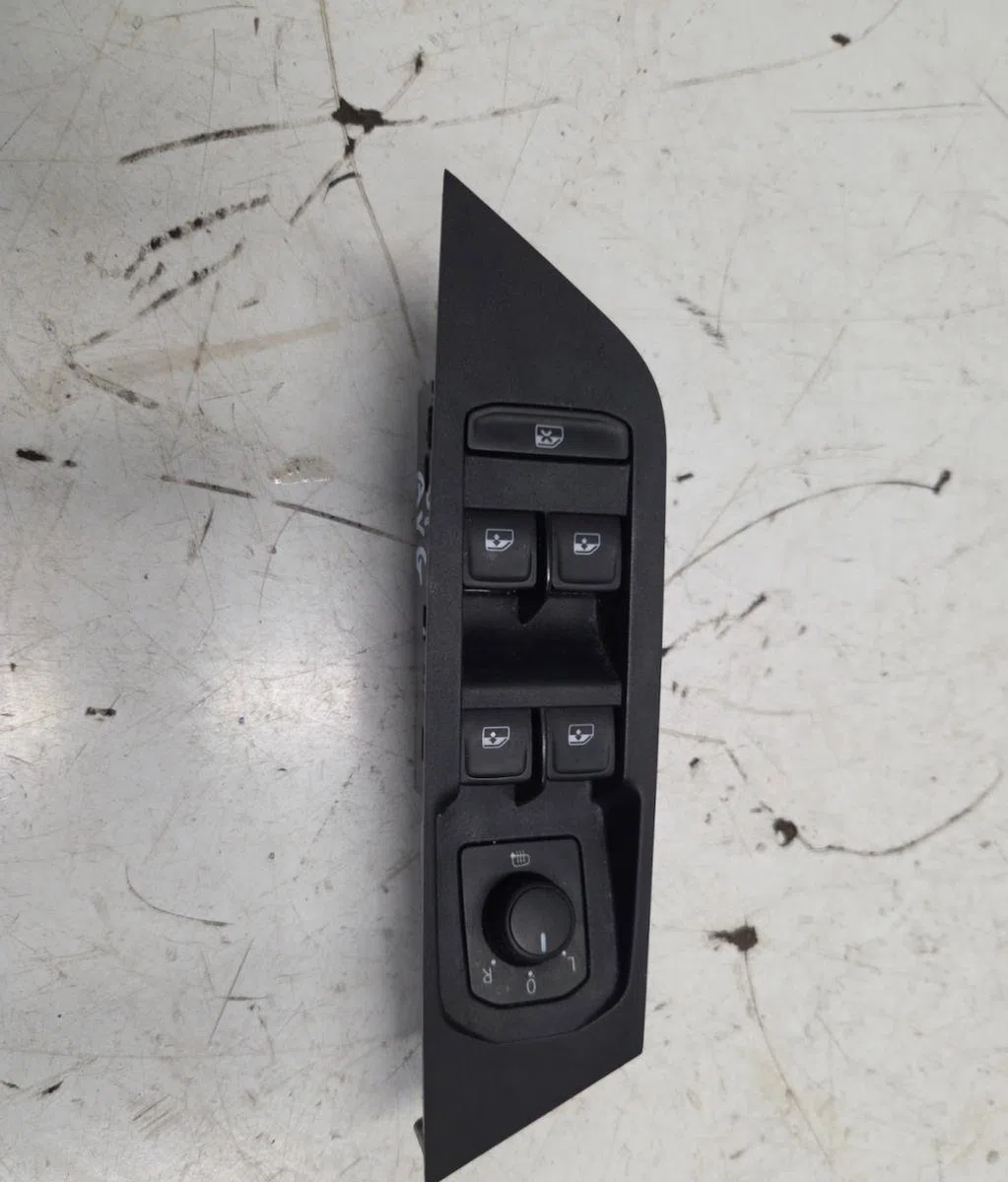 Commande lève-glace porte avant gauche SKODA KAROQ PHASE 1 occasion — photo 3
