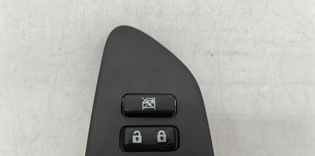 Commande lève-glace porte avant gauche TOYOTA AURIS 1 PHASE 2 occasion — photo 3