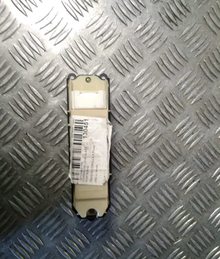 Commande lève-glace porte avant gauche Toyota COROLLA Verso (_E12_) 2.0 d-4d (cde120_) (2002-2004) occasion — photo 2