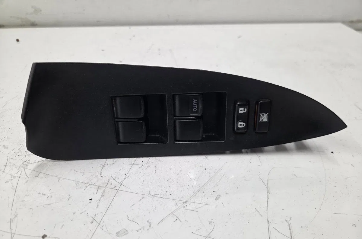 Commande lève-glace porte avant gauche TOYOTA RAV4 3 PHASE 2 occasion — photo 3