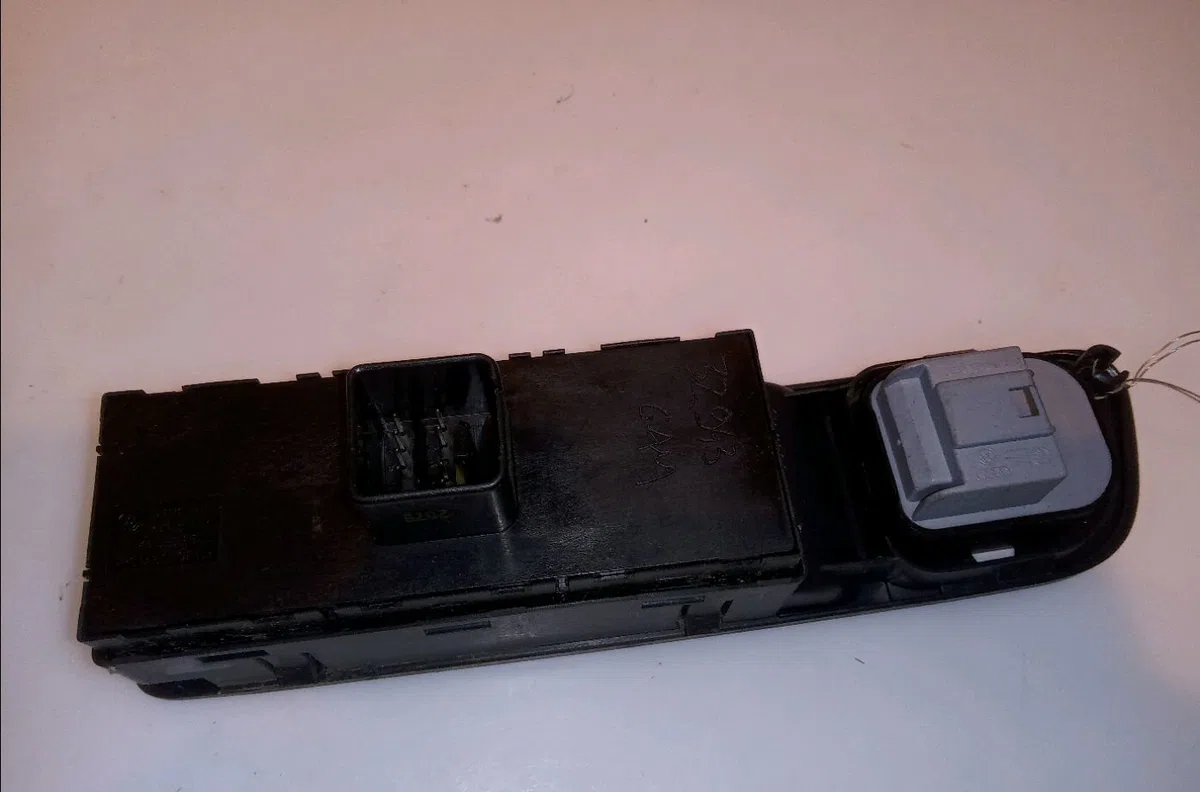 Commande lève-glace porte avant gauche VOLKSWAGEN TIGUAN I 2009 occasion — photo 2