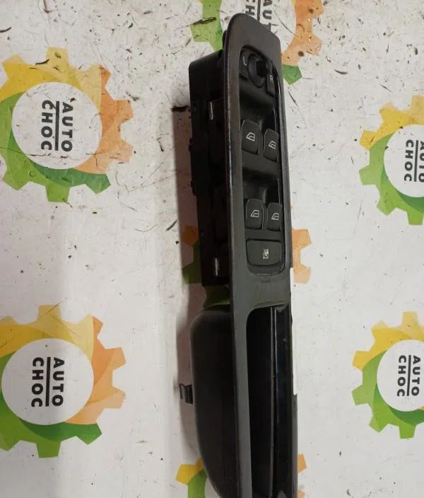 Commande lève-glace porte avant gauche VOLVO V 50 PHASE 1 BREAK occasion — photo 2