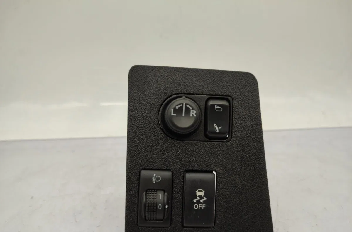 Commande rétroviseurs extérieures électriques NISSAN QASHQAI 1 PHASE 2 occasion — photo 2