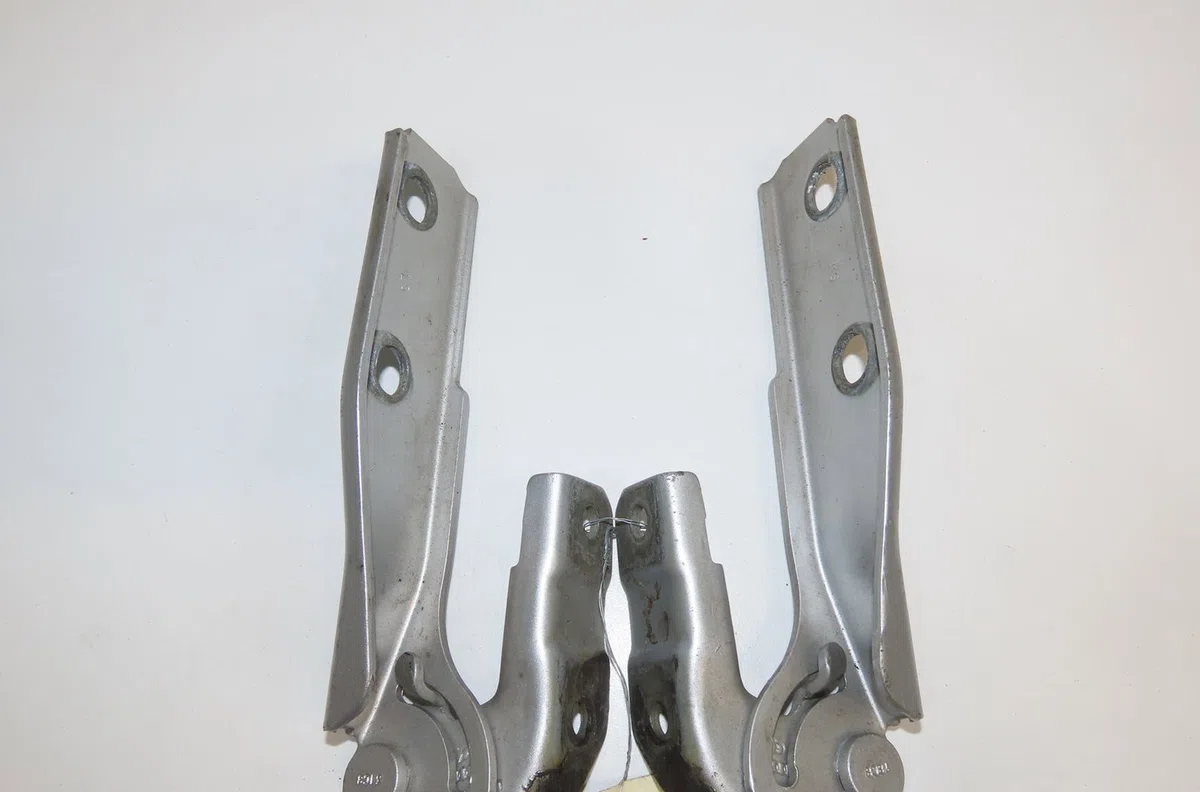 Compas d capot Audi A3 (8P1) 1.9 tdi (2003-2010) 3 portes occasion — photo 2