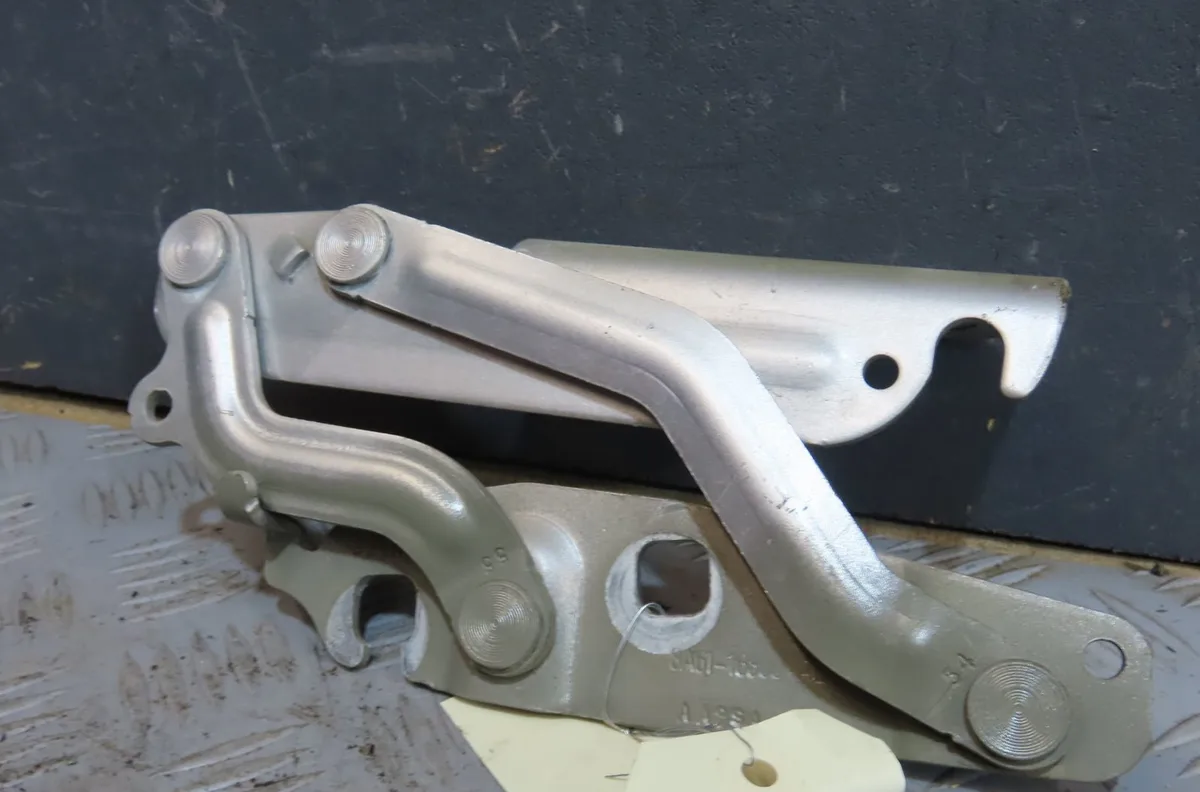 Compas d capot Ford FIESTA VI (CB1, CCN) 1.0 ecoboost (2013) occasion