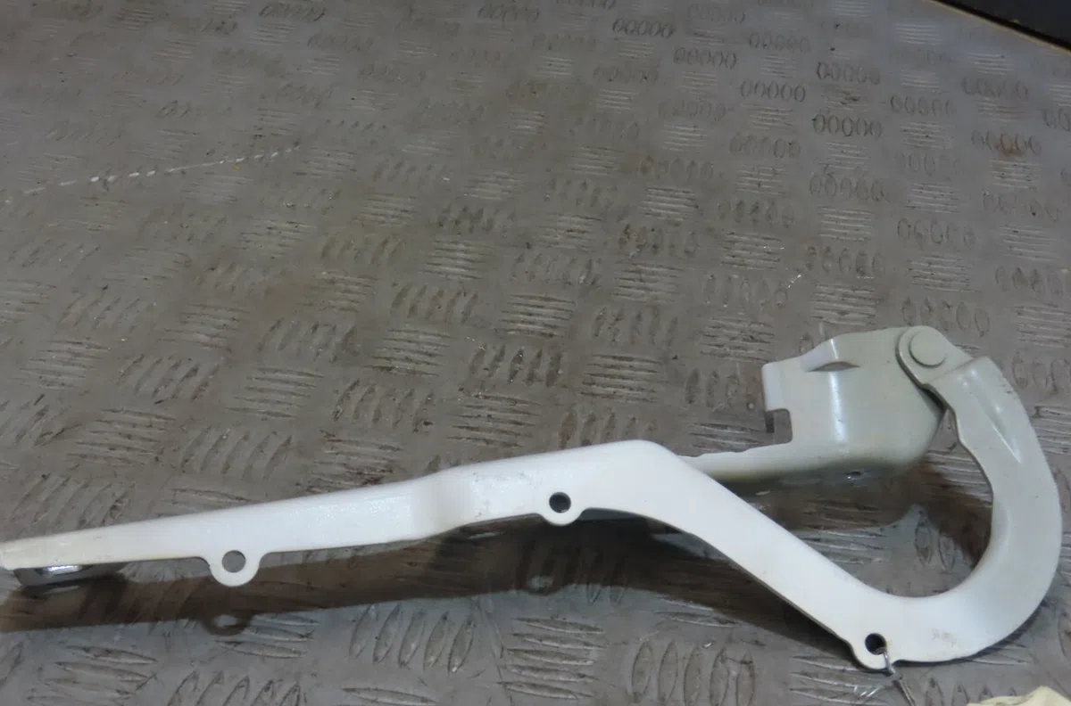 Compas g capot Peugeot 2008 I (CU_) 1.2 vti (2013-2018) occasion — photo 2