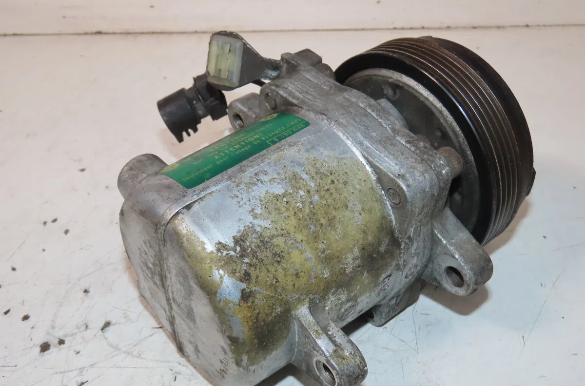 Compresseur air conditionne Bmw 3 Décapotable (E36) 328 i (1995-1999) occasion — photo 2