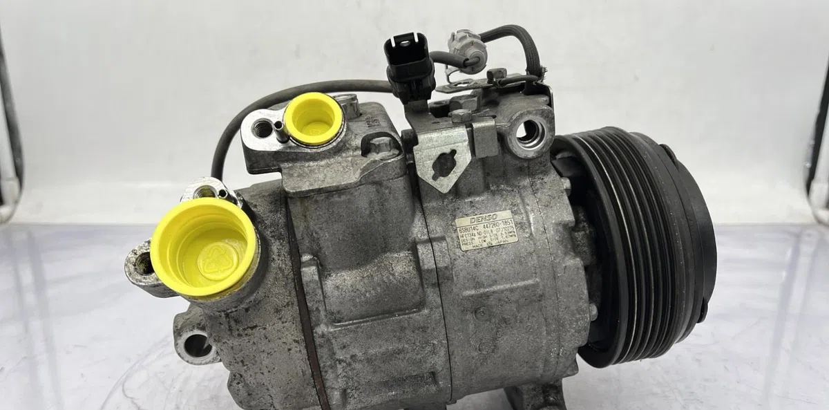 Compresseur air conditionne BMW SERIE 1 E81 occasion — photo 2