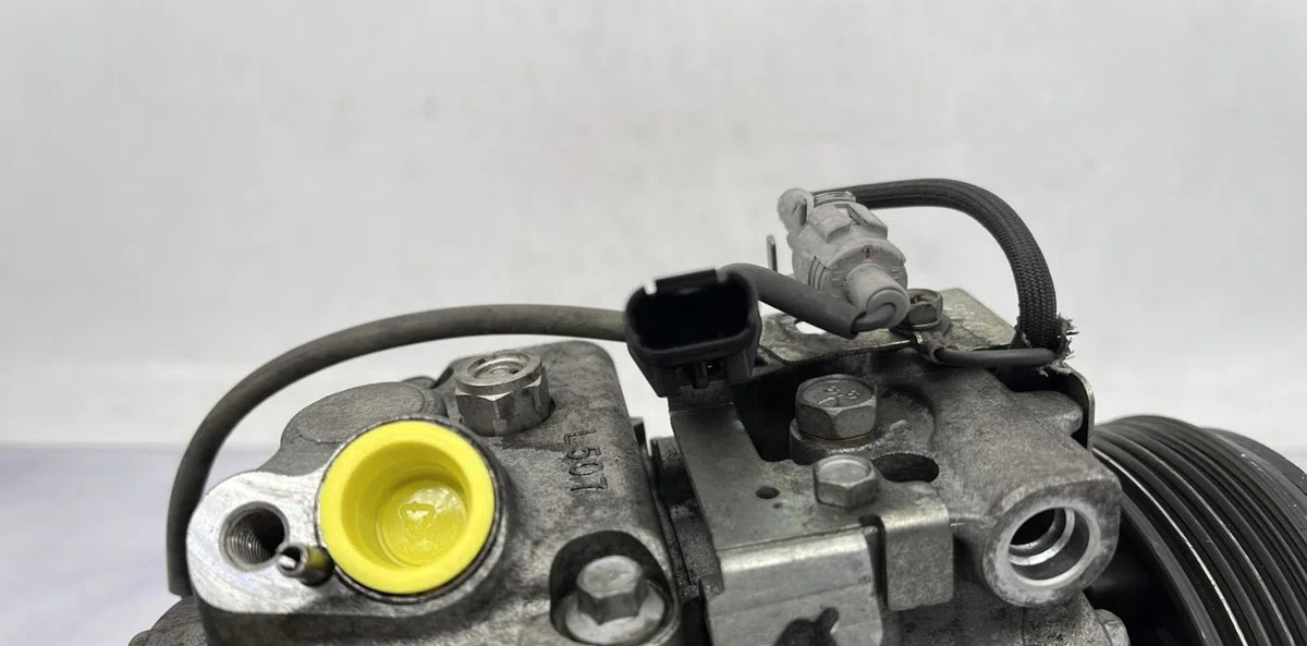Compresseur air conditionne BMW SERIE 1 E81 occasion — photo 3