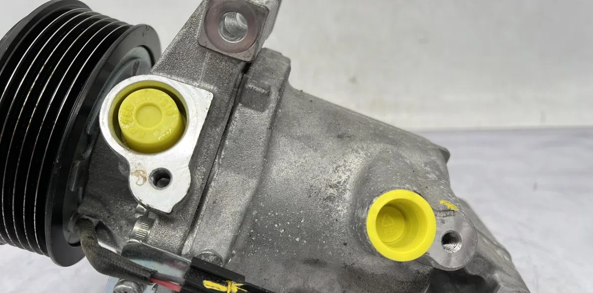 Compresseur air conditionne DACIA SANDERO 3 occasion — photo 2