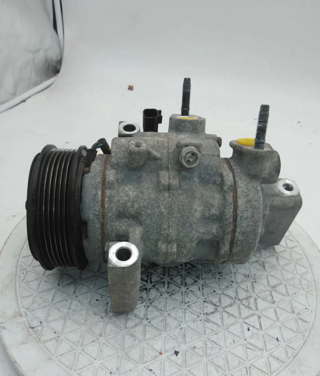 Compresseur air conditionne FORD FIESTA VII occasion — photo 2