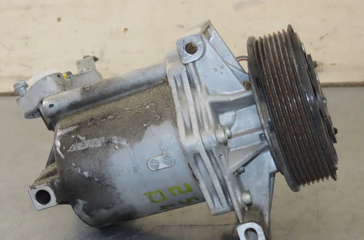 Compresseur air conditionne Nissan JUKE (F15) 1.2 dig-t (2014) occasion — photo 2