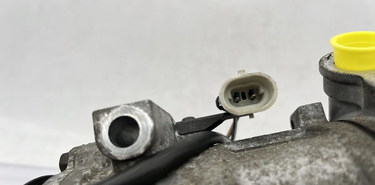 Compresseur air conditionne OPEL CORSA C PHASE 1 occasion — photo 4