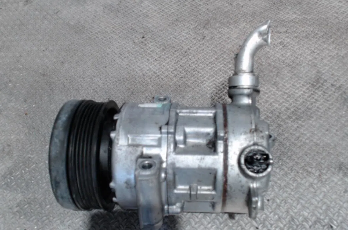 Compresseur air conditionne Opel CORSA D (S07) 1.2 lpg (l08, l68) (2011-2014) occasion — photo 2