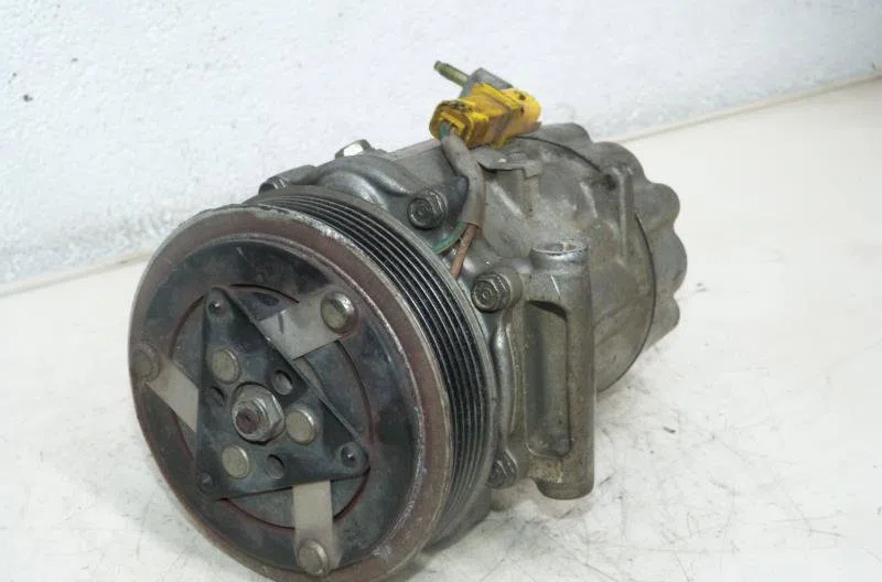 Compresseur air conditionne PEUGEOT 206 occasion — photo 2