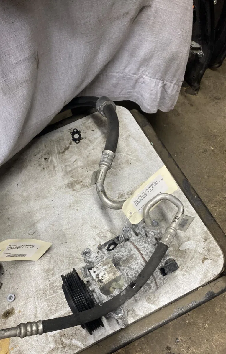 Compresseur air conditionne PEUGEOT 308 2 PHASE 1 occasion — photo 2