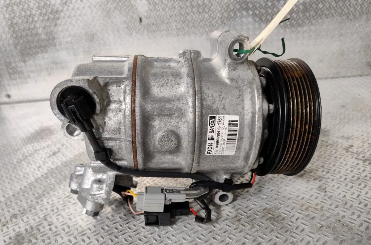 Compresseur air conditionne RENAULT MEGANE 4  0 occasion — photo 2