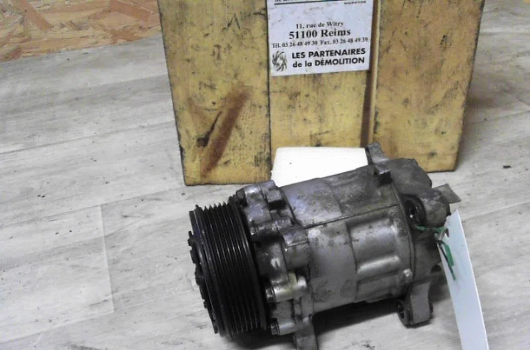 Compresseur air conditionne Volkswagen POLO III (6N1) 60 1.4 (1995-1999) occasion — photo 2