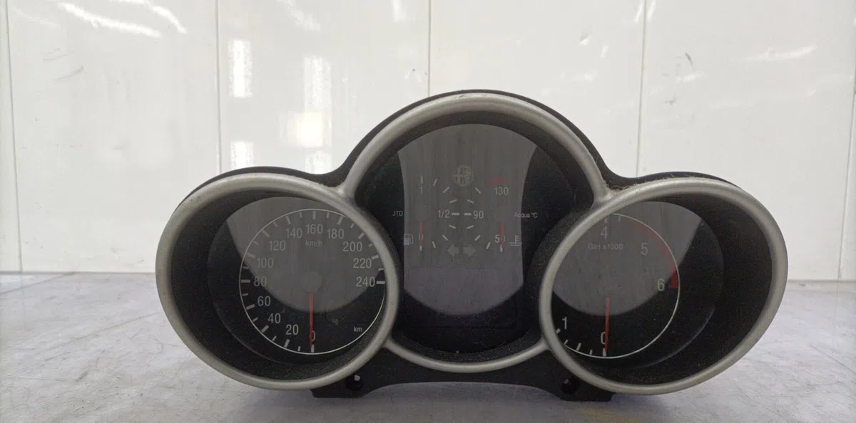 Compteur ALFA ROMEO 147 PHASE 1 occasion — photo 3