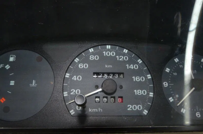 Compteur FIAT PUNTO 1 PHASE 1 occasion — photo 2
