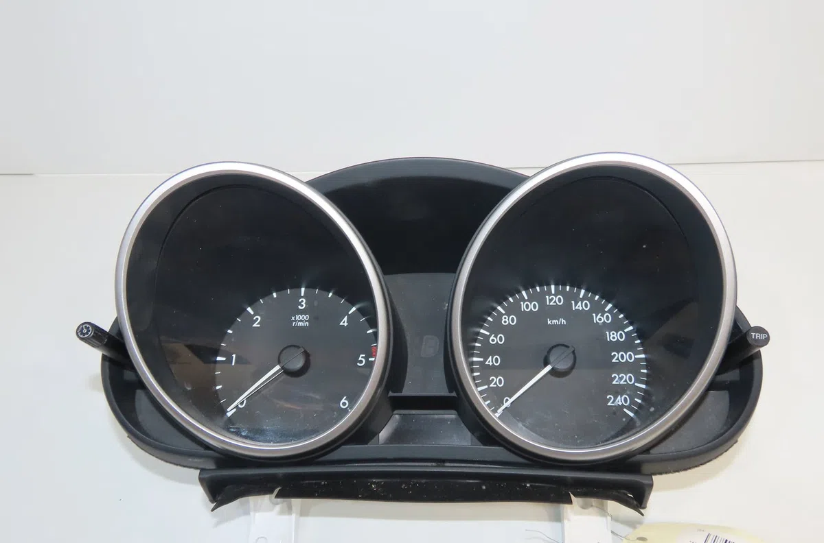 Compteur Mazda 5 (CW) 1.6 cd (2010) 5 portes occasion — photo 2
