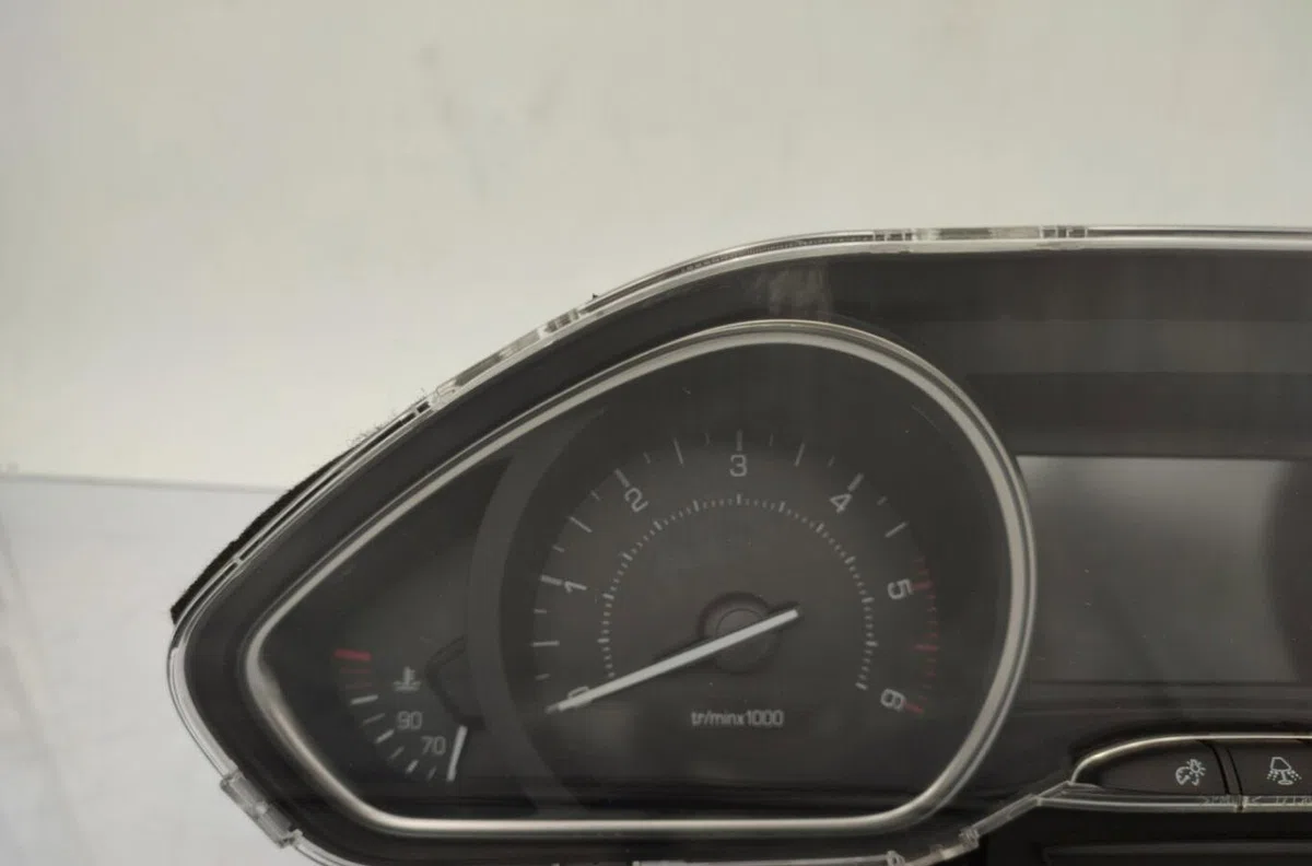 Compteur PEUGEOT 208 1 PHASE 2 occasion — photo 2