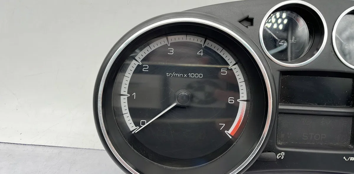 Compteur PEUGEOT 308 1 PHASE 2 occasion — photo 2