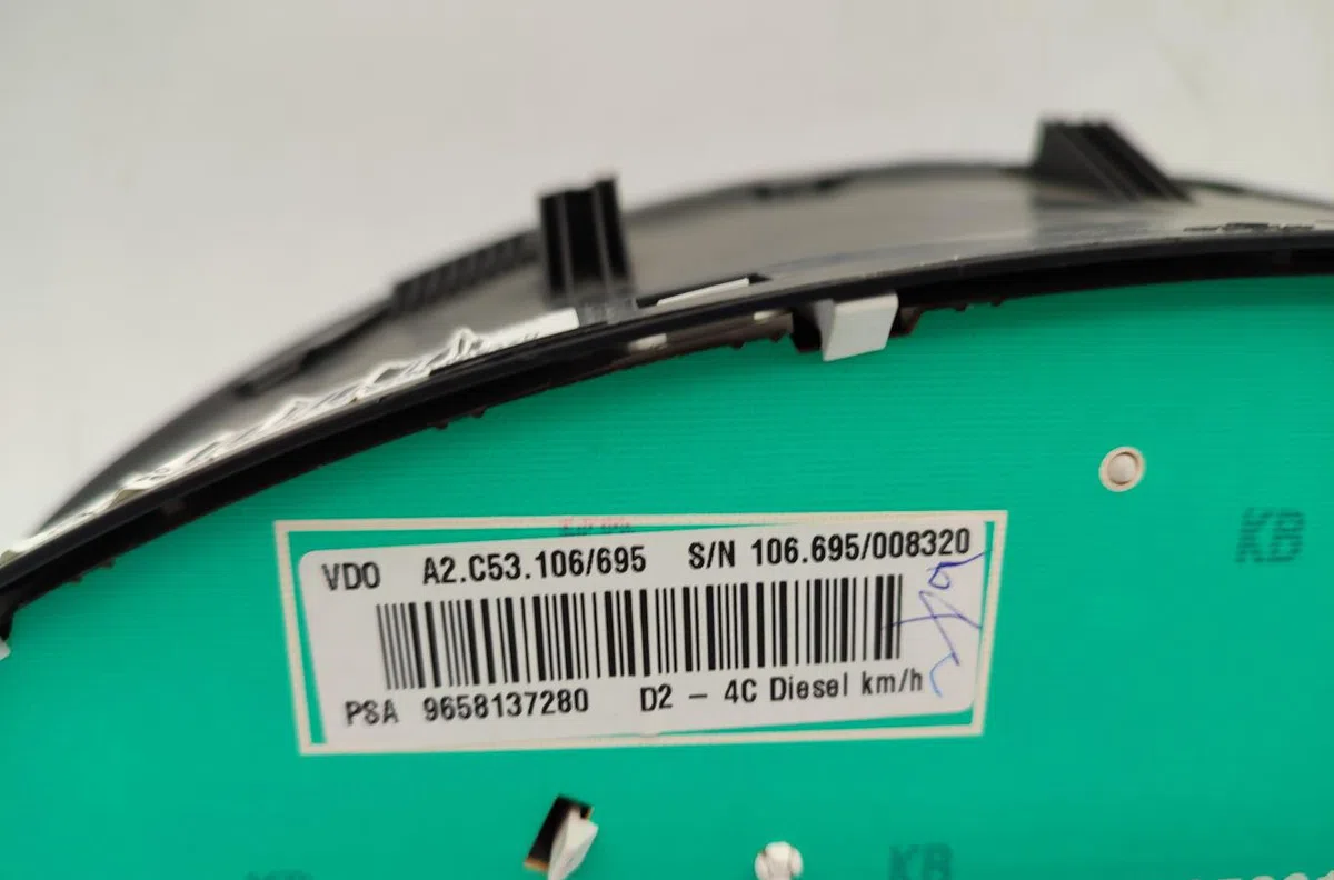 Compteur PEUGEOT 407 PHASE 1 BREAK occasion — photo 3