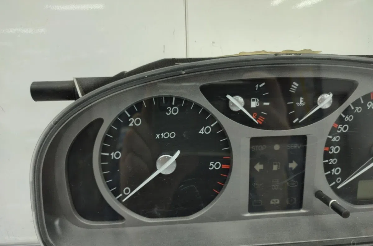 Compteur RENAULT LAGUNA 2 PHASE 1 occasion — photo 2