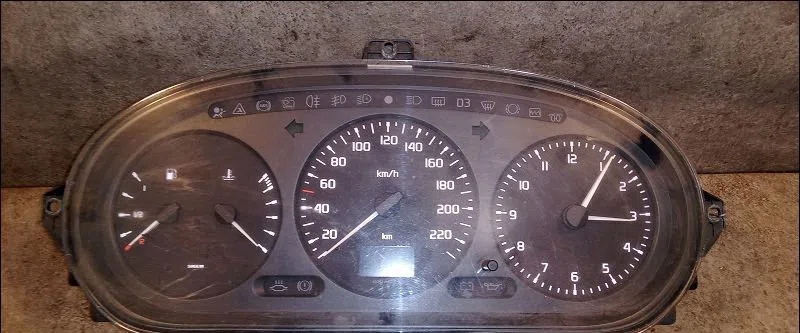 Compteur Renault MEGANE I (BA0-1_) 1.4 e (ba0e, ba0v) (1996-2003) occasion — photo 3