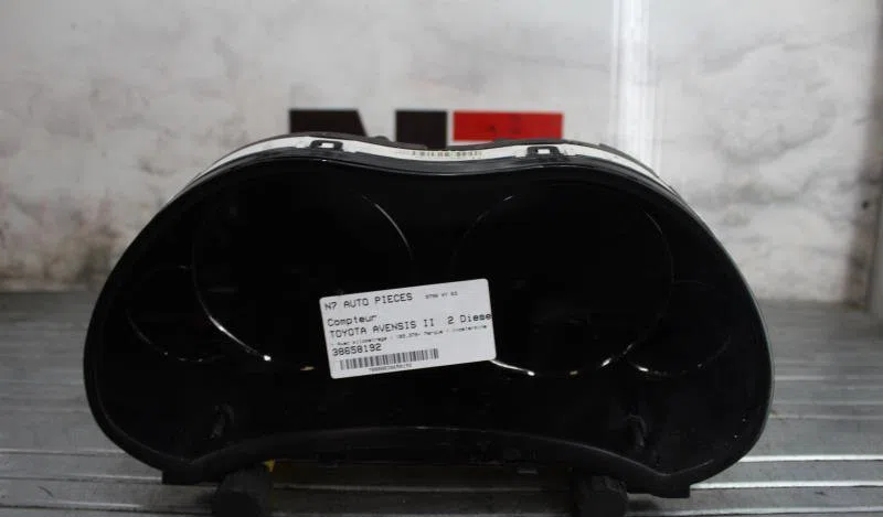Compteur TOYOTA AVENSIS 2 PHASE 1 occasion — photo 4