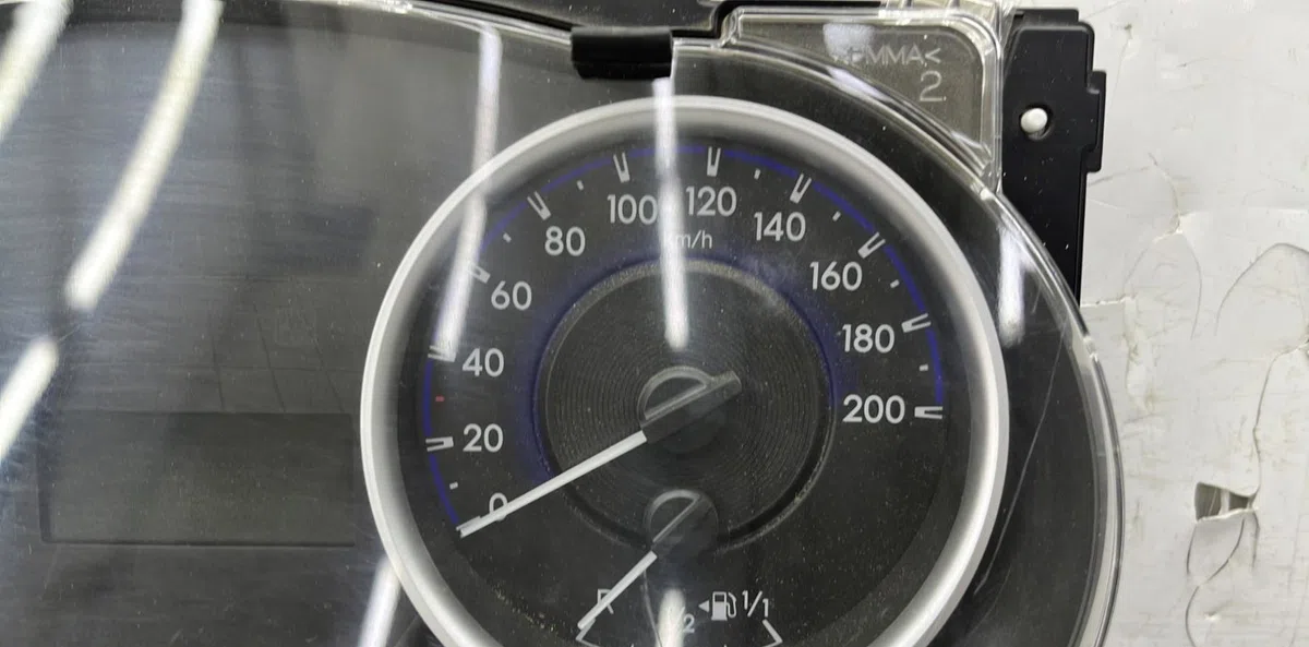 Compteur TOYOTA HILUX 5 PHASE 1 occasion — photo 2