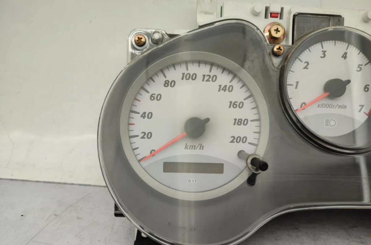 Compteur TOYOTA RAV4 2 PHASE 1 occasion — photo 2