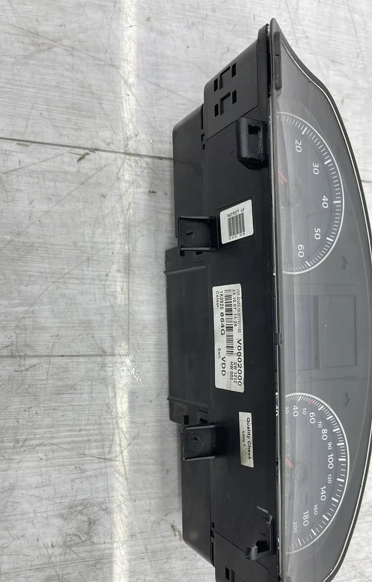 Compteur VOLKSWAGEN GOLF 5 occasion — photo 2