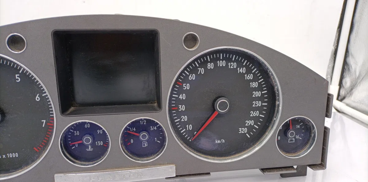 Compteur VOLKSWAGEN PHAETON PHASE 1 occasion — photo 4