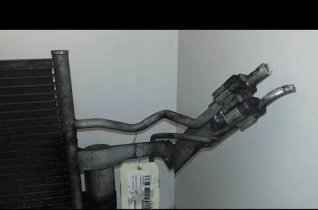 Condenseur clim Mazda 3 (BK) 1.3 (bk14) (2003-2009) occasion — photo 2