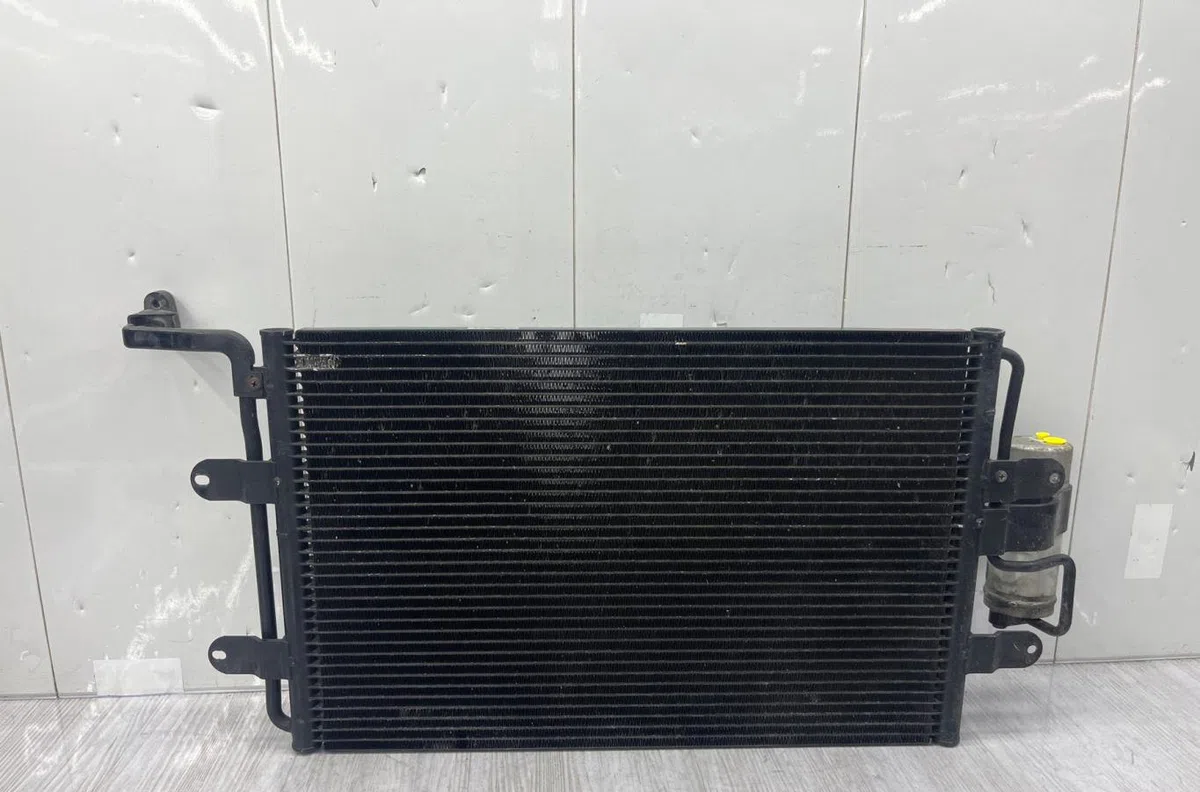 Condenseur clim VOLKSWAGEN BORA occasion