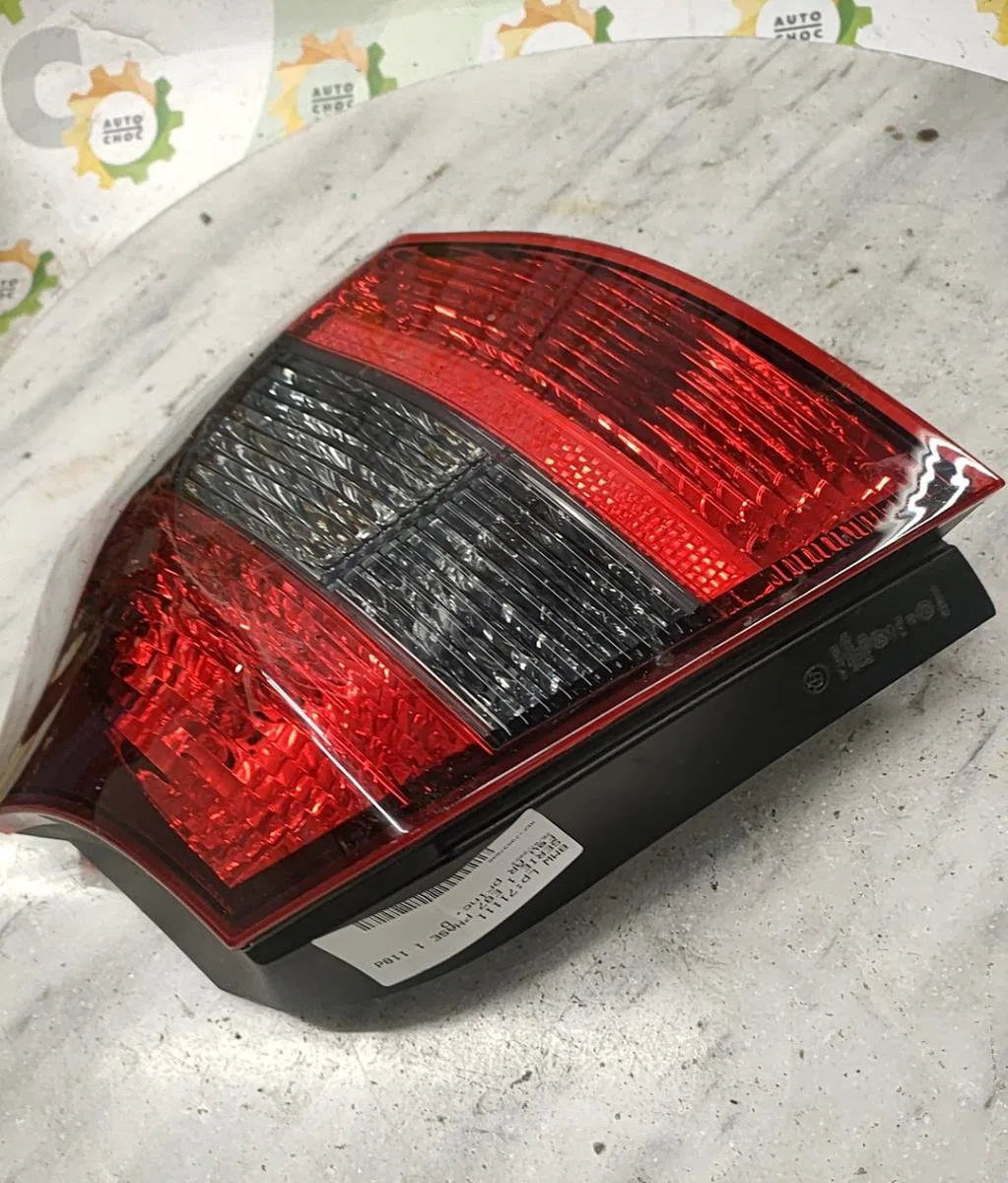 Feu arrière droit BMW SERIE 1 E87 PHASE 1 occasion