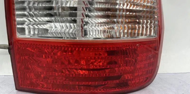 Feu arrière droit KIA CARNIVAL 1 occasion